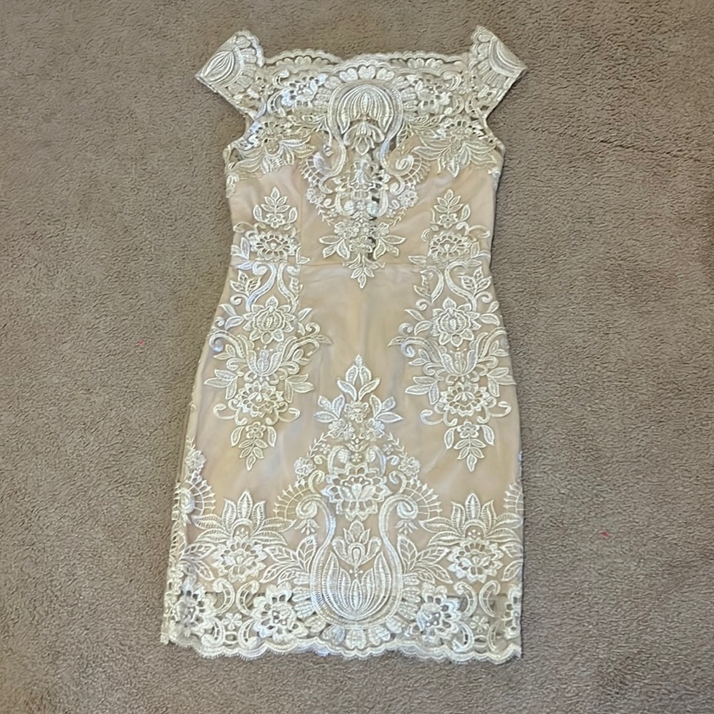 Soieblu sheer lace formal dress size L fits like a small